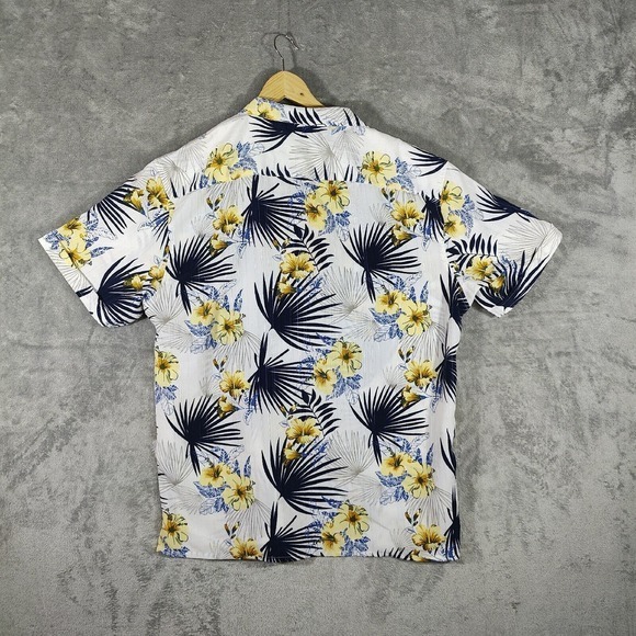 Newport Isle Shirt Men's XXL Floral Hawaiian Button Down Collared Neck - Picture 2 of 7